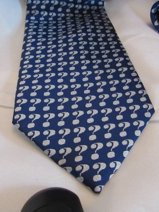 Jeopardy! Blue/White Tie Question Marks RARE EUC - Picture 2 of 4